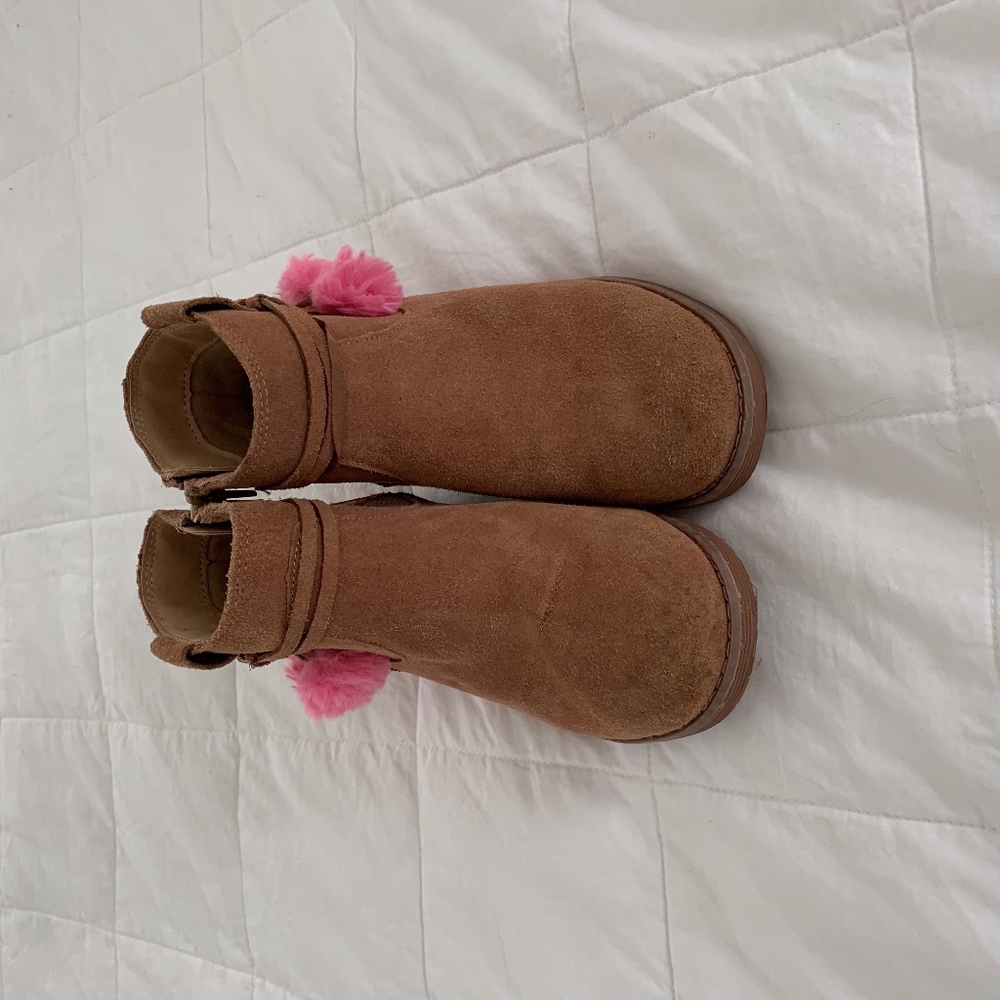 Girls Hanna Andersson Suede Ankle Booties (size 2)